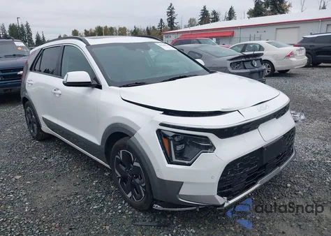 2023 Kia Niro Ev Wave z USA, uszkodzony, nr VIN KNDCT3L18P5016566